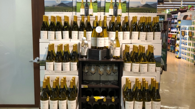 16” Polystyrene golf balls were used in this Safeway store displays